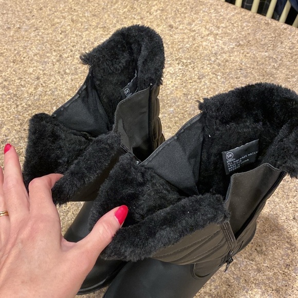 Totes Black Winter Snow Faux Fur Lined Boots 6W Edgen - Picture 12 of 17